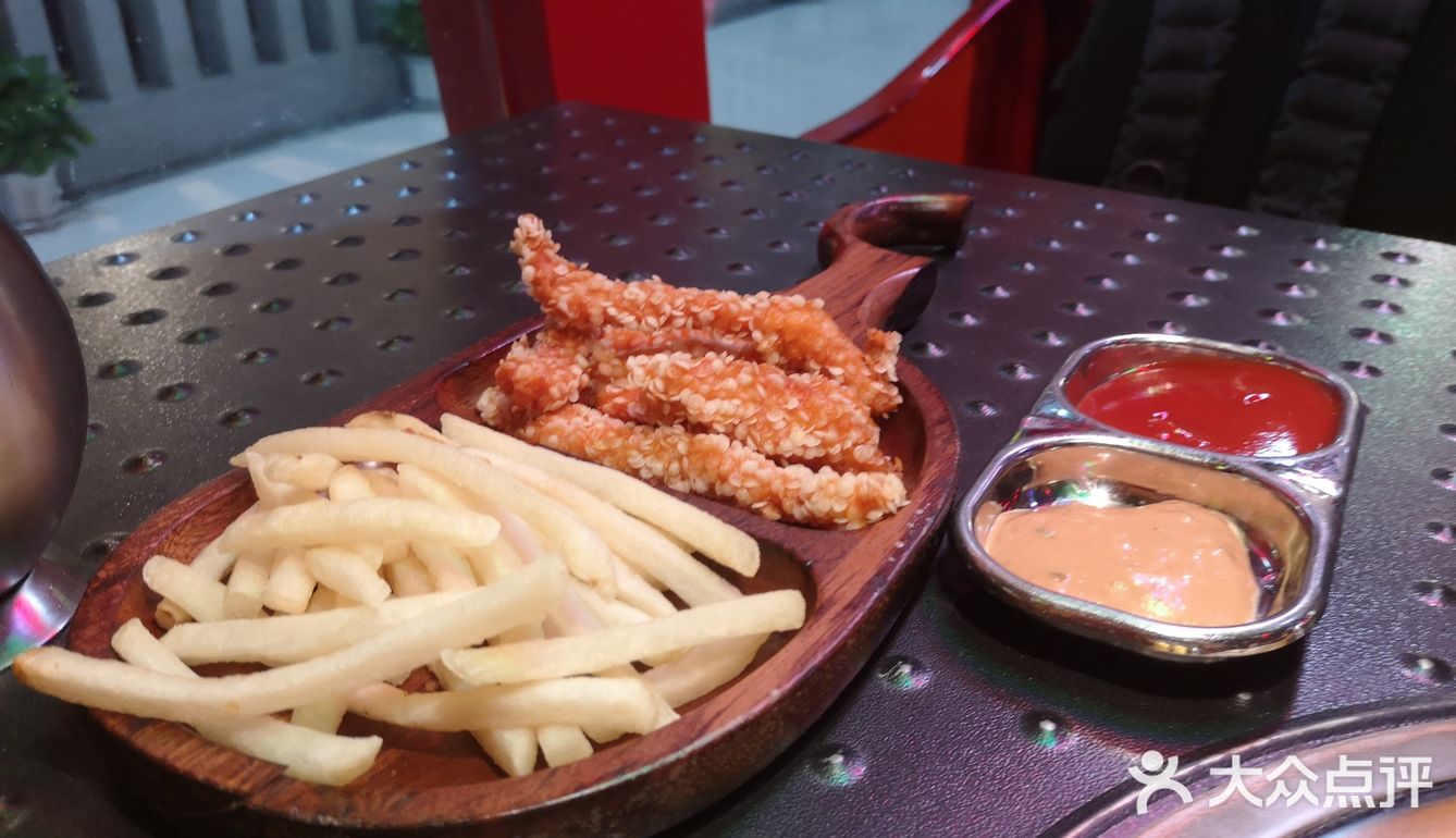 有点蒸汽朋克味道，特别感谢服务员小哥