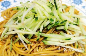 Cold Mixed Héluò Noodles