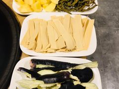 -万里闯关东铁锅炖菜馆(高新旗舰店)