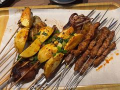 -街角等你.大连海鲜烧烤.经典铁板海鲜串(西安路店)