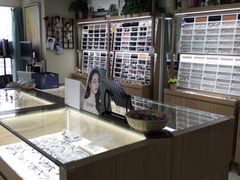 -视野联行眼镜·蔡司授权店(长白万象汇店)