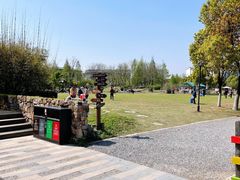 -田园东方蜜桃村的田野营地