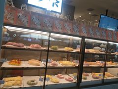 面包甜点陈列柜-奈雪的茶(深圳北站店)