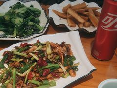 -梁姐啤酒鱼(兴坪古镇店)