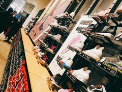 -UNDER ARMOUR(新燕莎奥莱店)