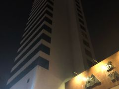 -燕山大酒店