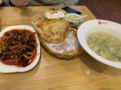 -李连贵熏肉大饼(世纪路店)