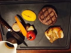 -恰餐厅及酒吧 CHAR Bar & Grill (北京丽都皇冠假日店)
