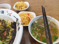 -牛一嘴·兰州牛肉面·大盘鸡(财富中心店)