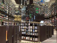 -钟书阁(群光广场店)