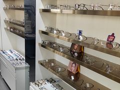 -视野联行眼镜•蔡司•依视路(温江店)