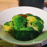 推荐招牌酥皮山楂叉烧包,香草脆鲜奶,鲍汁凤爪