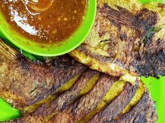 -明记烧鱼美味店