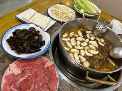 -乳仔牛牦牛汤锅 烤羊排(松潘古城店)