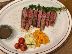 -Mark&Mars Restaurant