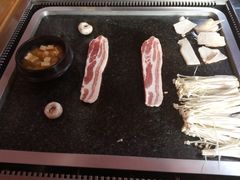 -小黑猪石板烤肉(美食街店)
