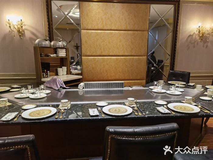 丹鼎铁板料理包厢图片