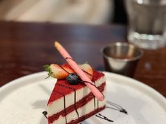 红丝绒蛋糕-芭莉与彩虹西餐厅(成都合生汇店)