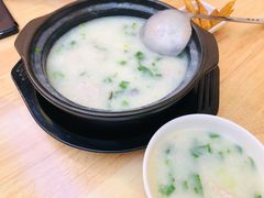 皮蛋瘦肉粥-正東记港味烧腊餐室(天鹅湖银泰城店)