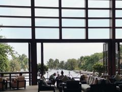 -亚龙湾喜来登·美景台大堂吧