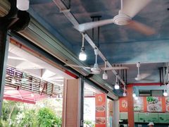 大堂-源海渔村·现捞海鲜(大角湾店)