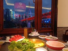 -小天鹅火锅·一线江景洪鼎旗舰店(洪崖洞店)