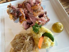 -LENBACH兰巴赫西餐啤酒坊(大连东港店)