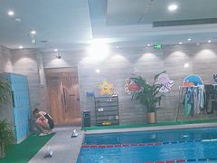 -小蓝鲸游泳培训基地(石景山店)