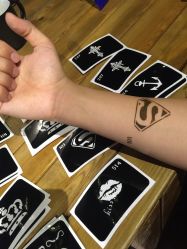 -鳌首刺青纹身 穿孔饰品店