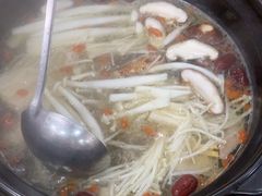 -濠轩阁特色生蚝火锅(水湾路店)