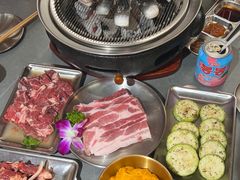 -围炉肉舍•炭烤活鳗•丹东海鲜烤肉(步行街店)