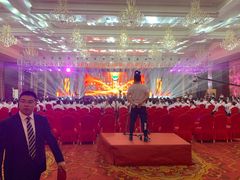 -乌兰湖畔草坪轻奢营地