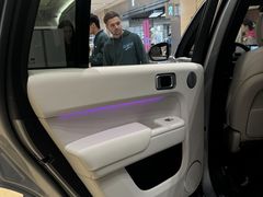 -理想汽车(世纪汇店)