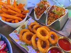 -Famous肥猫墨西哥音乐餐吧(五棵松华熙LIVE店)