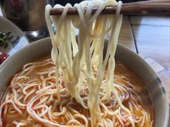 -亮亮面馆(经六路店)