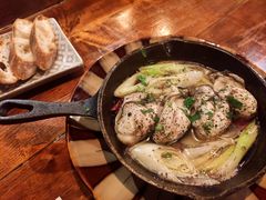 橄榄油煮牡蛎配烤面包-LIBERO(张虹路店)