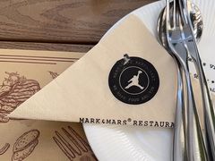 -Mark&Mars Restaurant