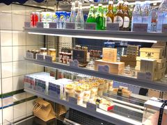 面包甜点陈列柜-黑草莓(重庆路店)
