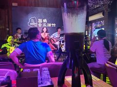 -喜鹊音乐酒馆(西街店)