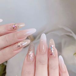 -安吉拉·纤纤玉指美甲美睫创意中心