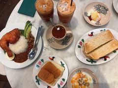 雪油加央烤麵包-何九海南茶店(鬼仔巷店)