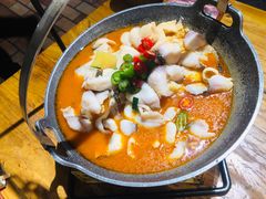 -老滇山寨•云南特色菜•地方菜•民族风情歌舞表演(金碧店)