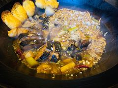 -忆乡情铁锅炖鱼饭店(延庆店)