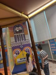 -卡通尼乐园(宝山龙湖天街店)