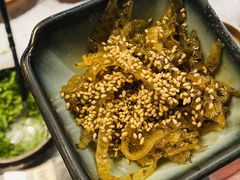 调料区的鱼皮-湊湊火锅·茶憩(新中关购物中心店)