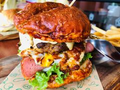 双蛋指椒牛肉汉堡-魏斯理汉堡(西安沣东吾悦店)