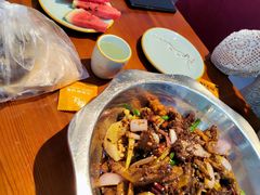 -休记光头香辣蟹干锅(绵竹店)
