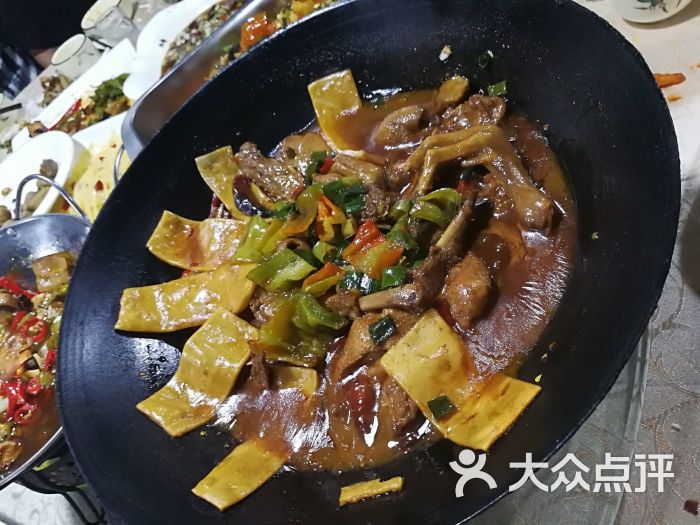 寿州土菜馆幺八幺地锅鸡图片