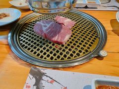 猪颈肉-唯成•韩国炭火烤肉 유성고기