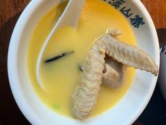 峭壁岩耳煨土鸡-索溪山寨·湘西饮食文化博物馆(标志门店)
